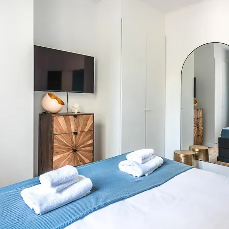 Modern & Cosy Flat - 4 Guests - Eiffel Tower Apartament Paryż